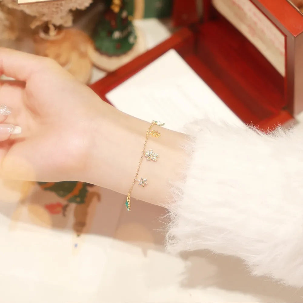 Christmas Charm Bracelet in 925 Sterling Silver with Christmas Tree and Gingerbread Man Motifs