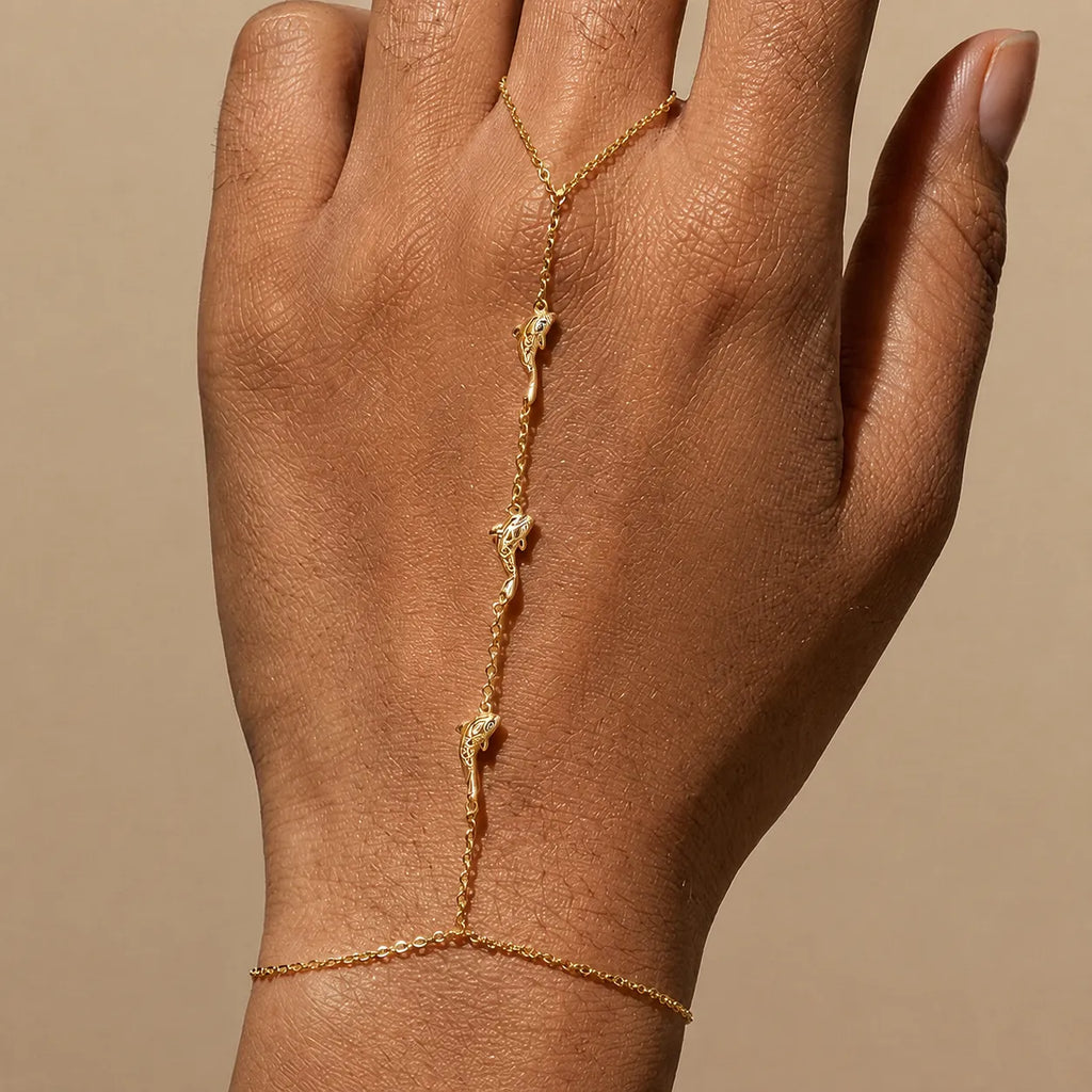 Hand Chain in 925 Sterling Silver with 18K Gold Plating and Three Openwork Goldfish in Motion