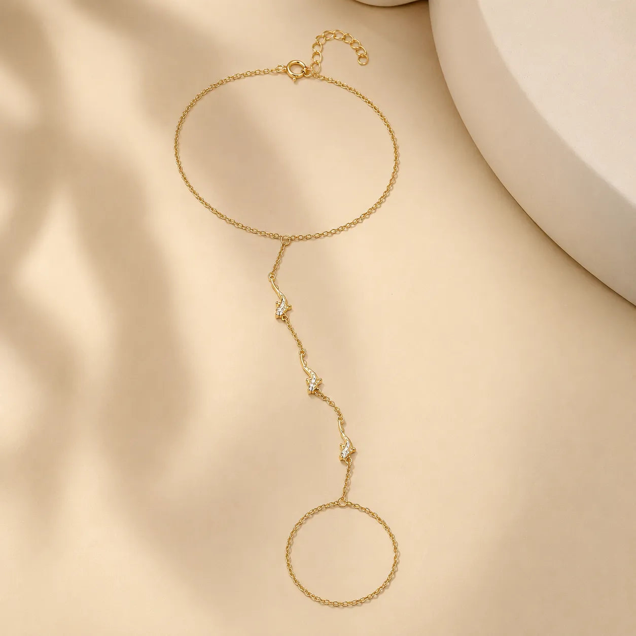 Hand Chain in 925 Sterling Silver with 18K Gold Plating and Three Openwork Goldfish in Motion